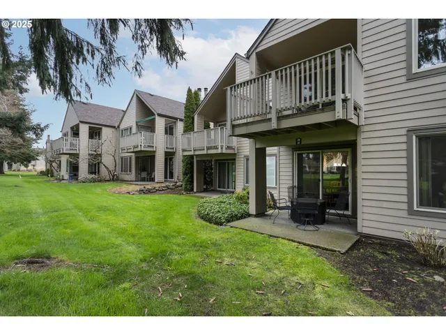 $374,000 | 2512 Southeast Baypoint Drive, Unit L37, Vancouver, WA 98683
