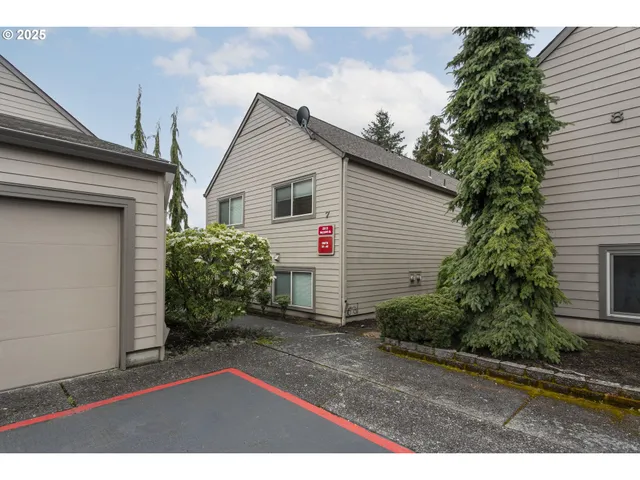 $374,000 | 2512 Southeast Baypoint Drive, Unit L37, Vancouver, WA 98683