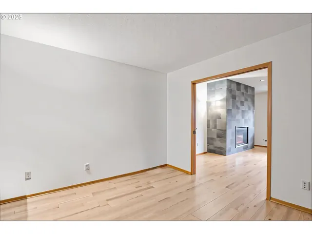 $374,000 | 2512 Southeast Baypoint Drive, Unit L37, Vancouver, WA 98683