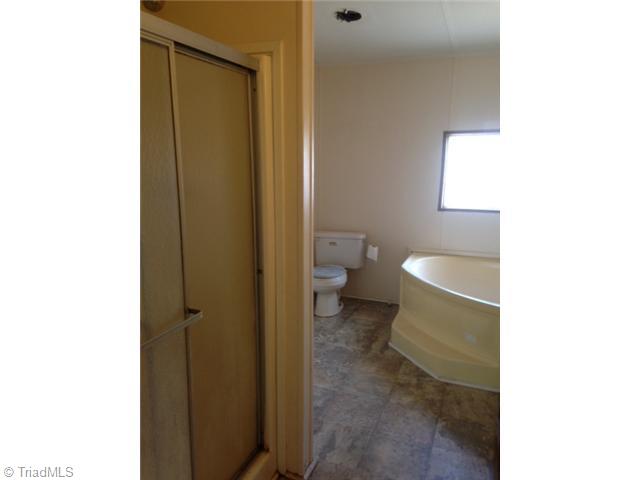 543 Roman Road Asheboro, NC 27205 - Photo 16 of 16 Master Bath/Spa.
