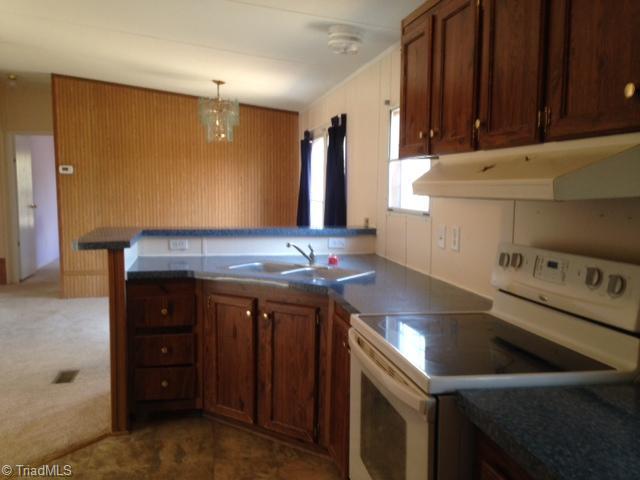 543 Roman Road Asheboro, NC 27205 - Photo 10 of 16 Kitchen.