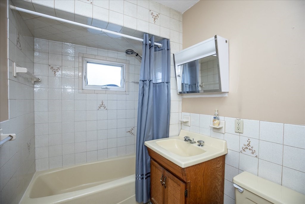 142 Savin Street Malden, MA 02148 - Photo 18 of 34