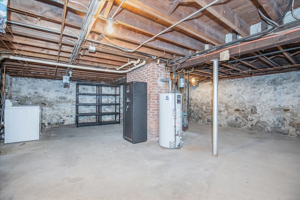 142 Savin Street Malden, MA 02148 - Photo 28 of 34