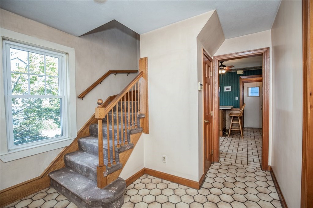 142 Savin Street Malden, MA 02148 - Photo 5 of 34