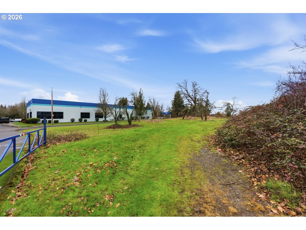 Northeast Airport Way Portland, OR 97230 - Photo 3 of 10