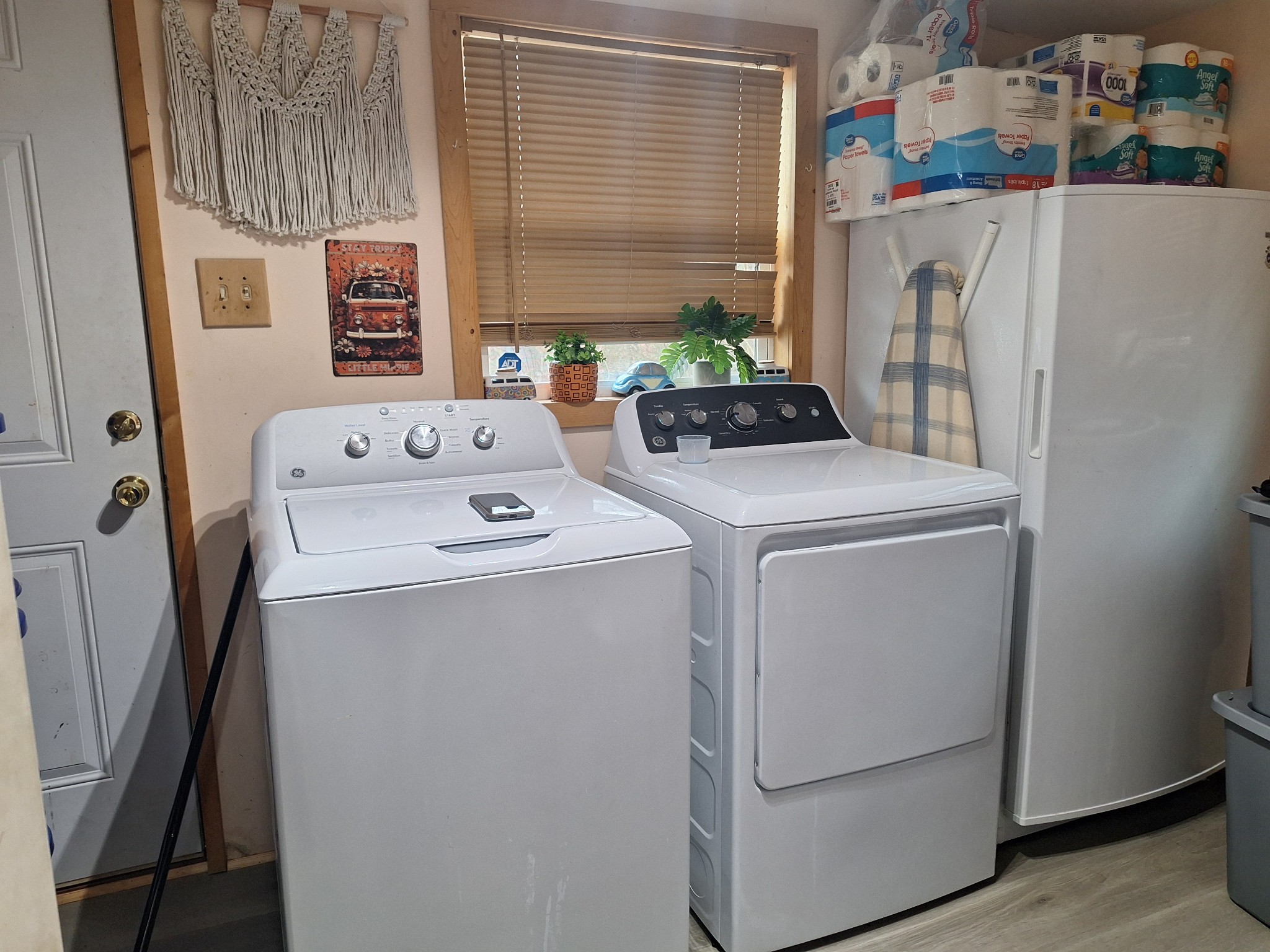 199 Dixon Ln. Waynesboro, TN 38485 - Photo 13 of 52 a utility room with dryer and washer