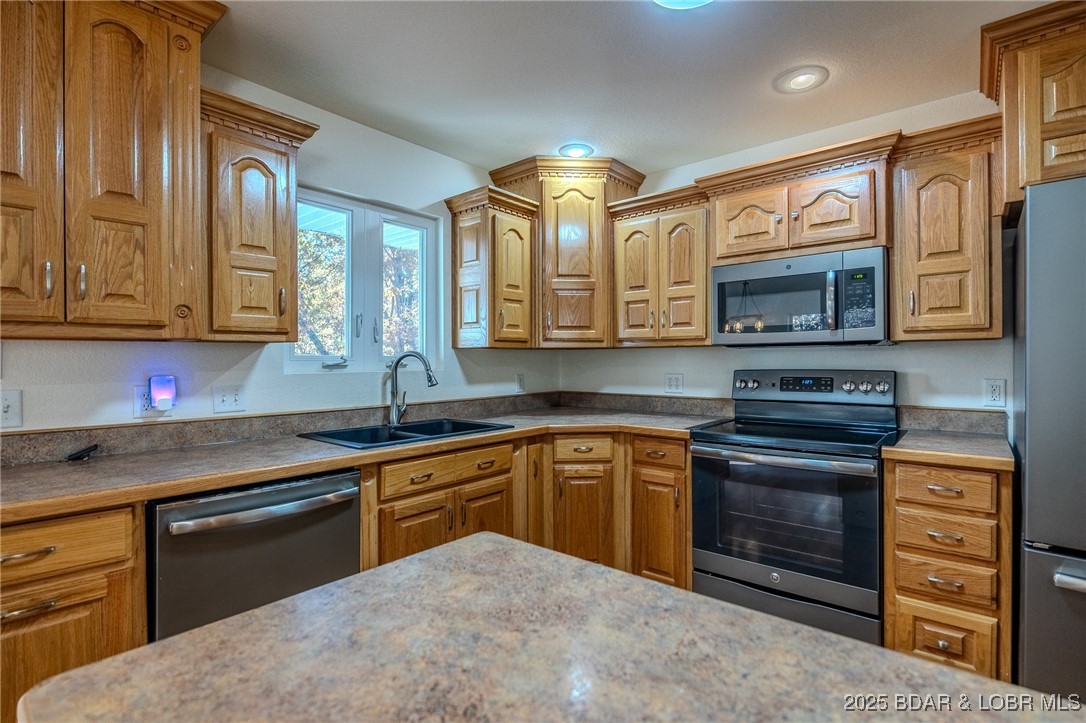 180 Independence Drive Roach, MO 65787 - Photo 21 of 69