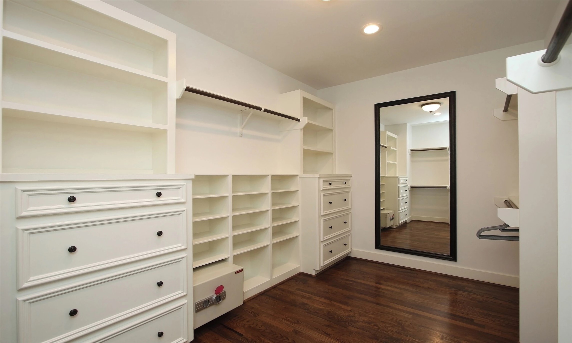 1330 West 25th Street, Unit C Houston, TX 77008 - Photo 17 of 30 a view of an empty walk in closet