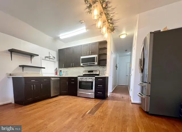 $1,400 | 807 South St Bernard Street, Unit 3F, Philadelphia, PA 19143