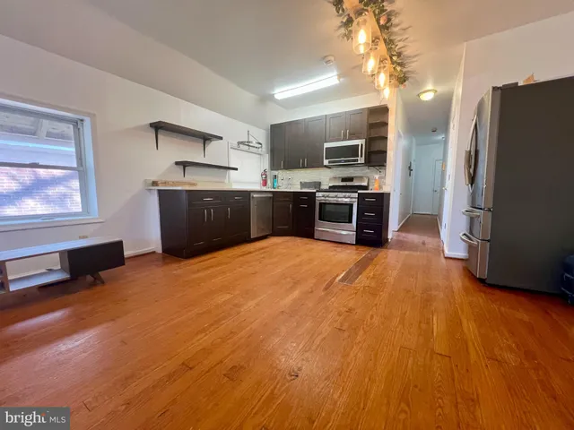 $1,400 | 807 South St Bernard Street, Unit 3F, Philadelphia, PA 19143
