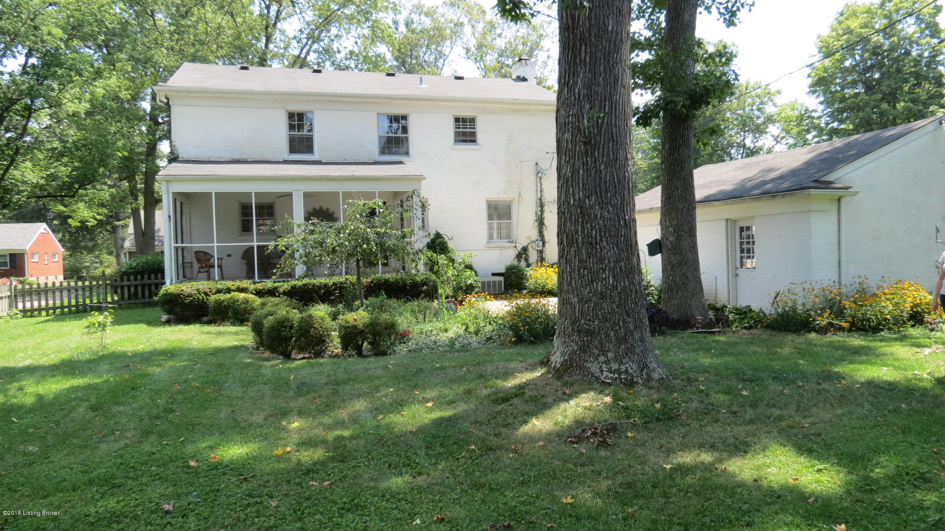 310 Ring Road Louisville, KY 40207 - Photo 19 of 22 IMG_0017