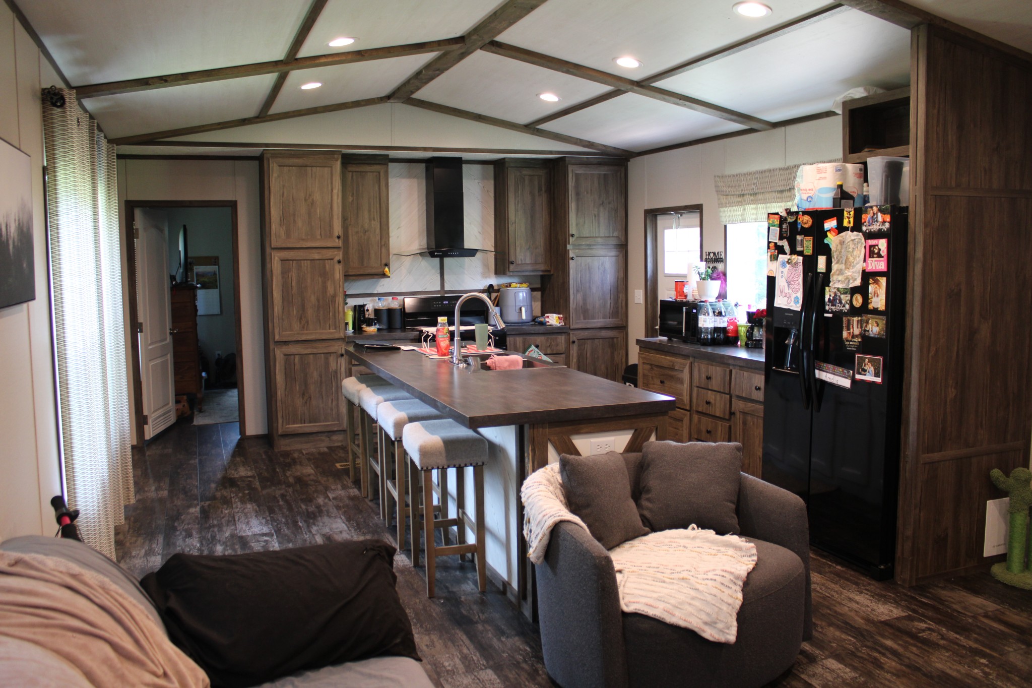 890 Oak Grove Road Goodspring, TN 38460 - Photo 4 of 18 a view of a dining room with furniture