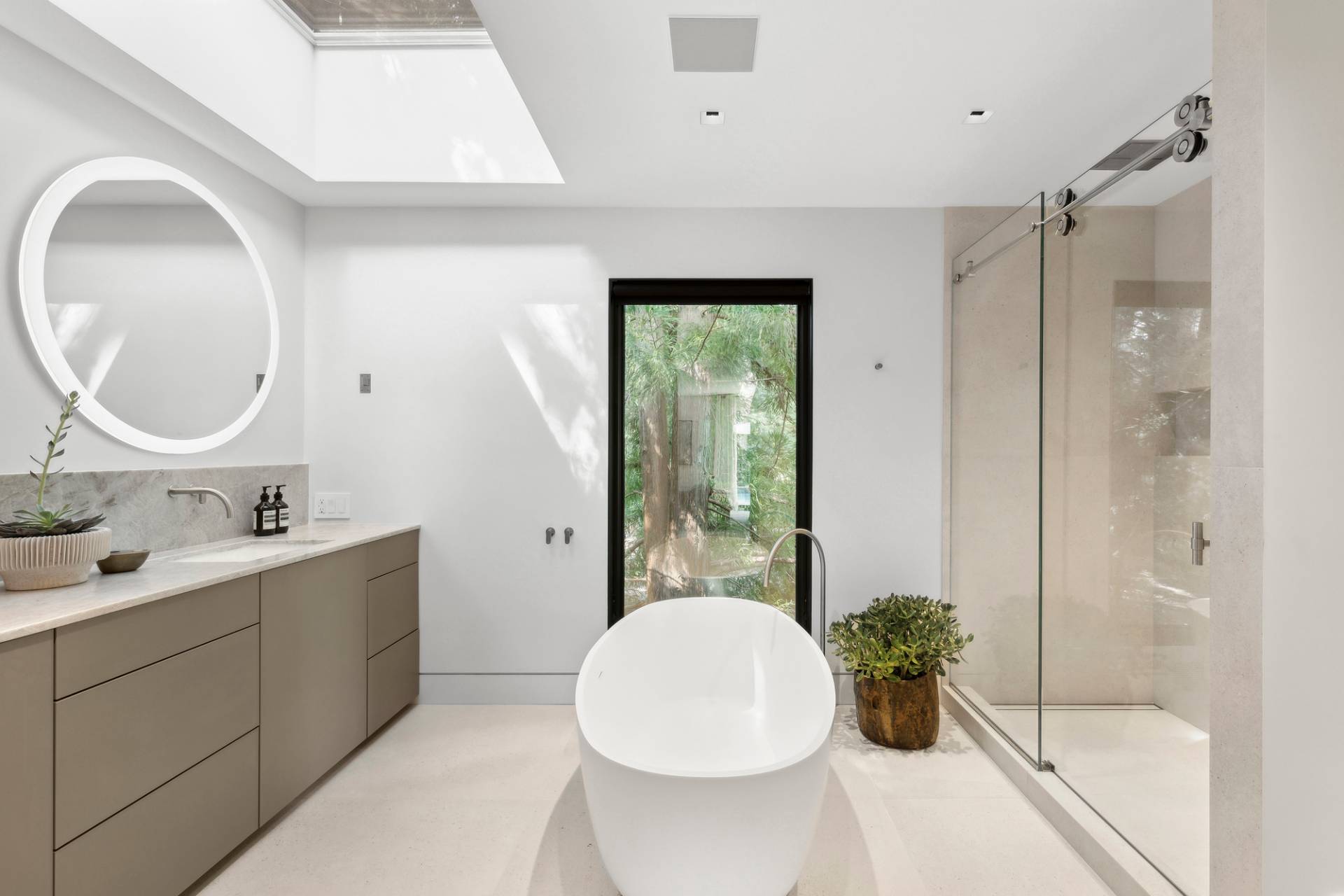 716 Hands Creek Road East Hampton, NY 11937 - Photo 11 of 24