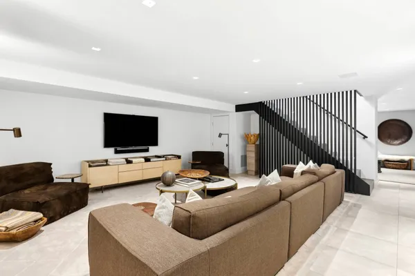 $50,000 | 716 Hands Creek Road, East Hampton, NY 11937