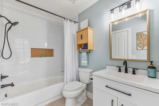 $499,900 | 2876 West Crown Pointe Boulevard, Naples, FL 34112