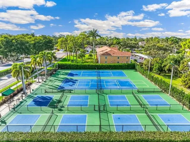 $499,900 | 2876 West Crown Pointe Boulevard, Naples, FL 34112