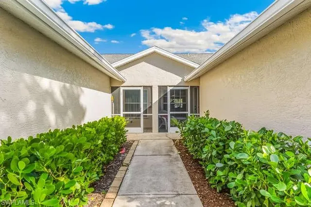 $499,900 | 2876 West Crown Pointe Boulevard, Naples, FL 34112
