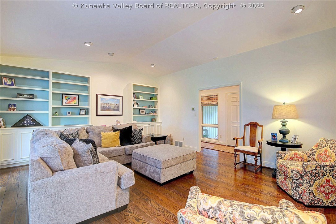 641 Holly Road Charleston, WV 25314 - Photo 10 of 49 Gallery Image 10