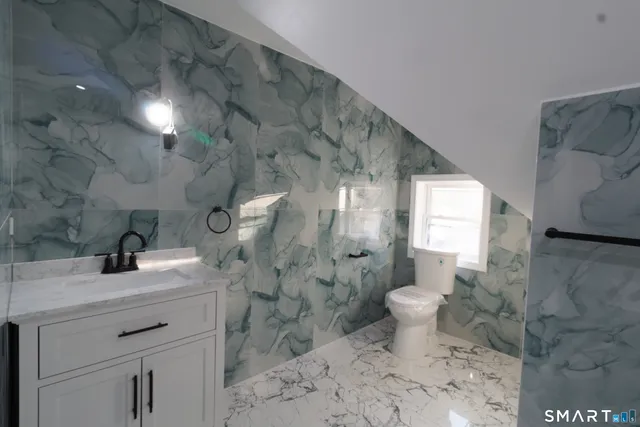 $2,000 | 40 Elizabeth Street, Unit 3, Waterbury, CT 06704