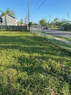 8506 North Main Street Houston, TX 77022 - Photo 4 of 12 a view of a green field
