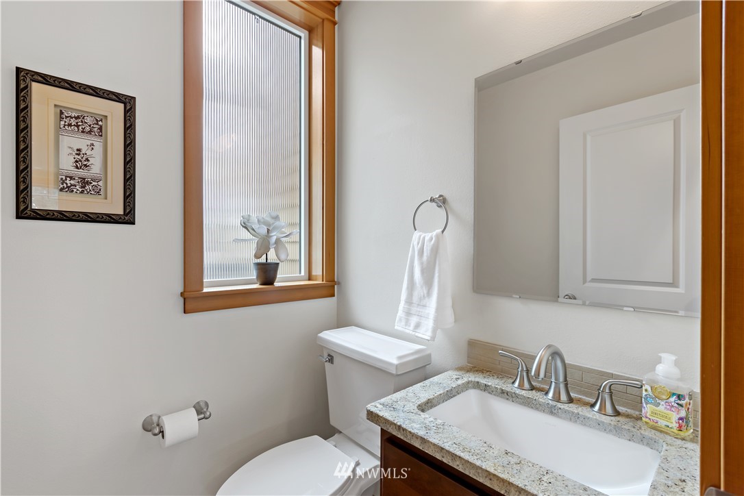 4307 Southwest Seattle Street Seattle, WA 98116 - Photo 15 of 40