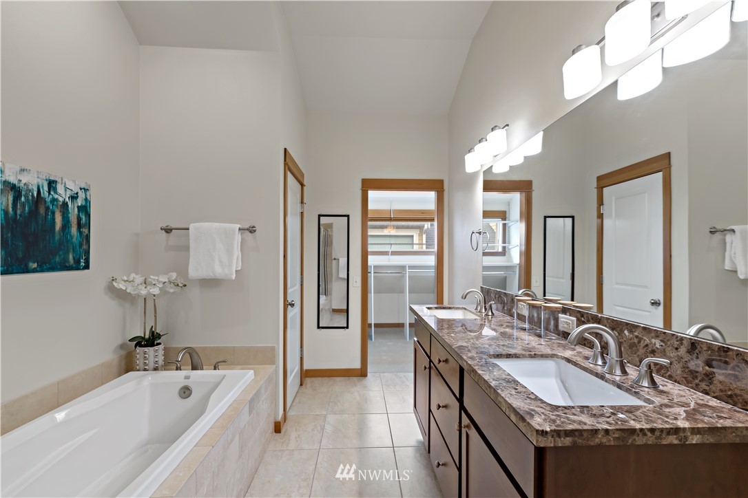 4307 Southwest Seattle Street Seattle, WA 98116 - Photo 20 of 40