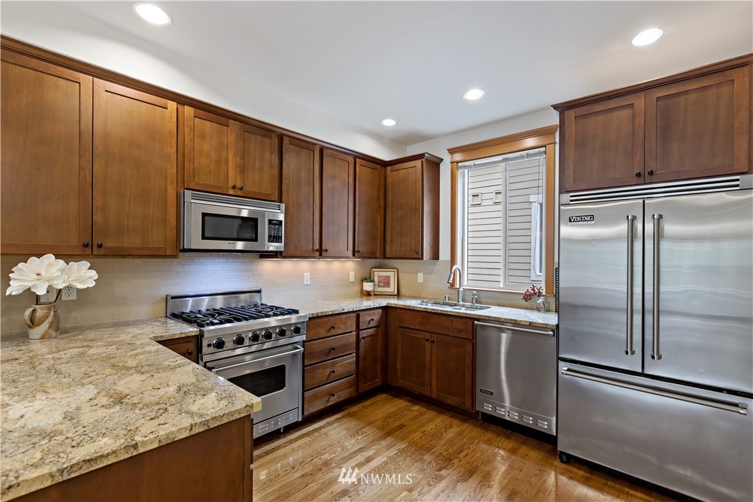 4307 Southwest Seattle Street Seattle, WA 98116 - Photo 5 of 40