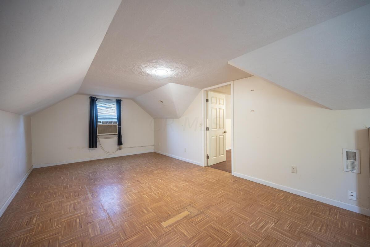 631 Crescent Road Columbus, OH 43204 - Photo 22 of 40 Set up as an Upper Level Owner's Suite with Full Bath beside
