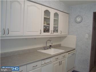 119 Rennard Place Philadelphia, PA 19116 - Photo 3 of 11 Kitchen