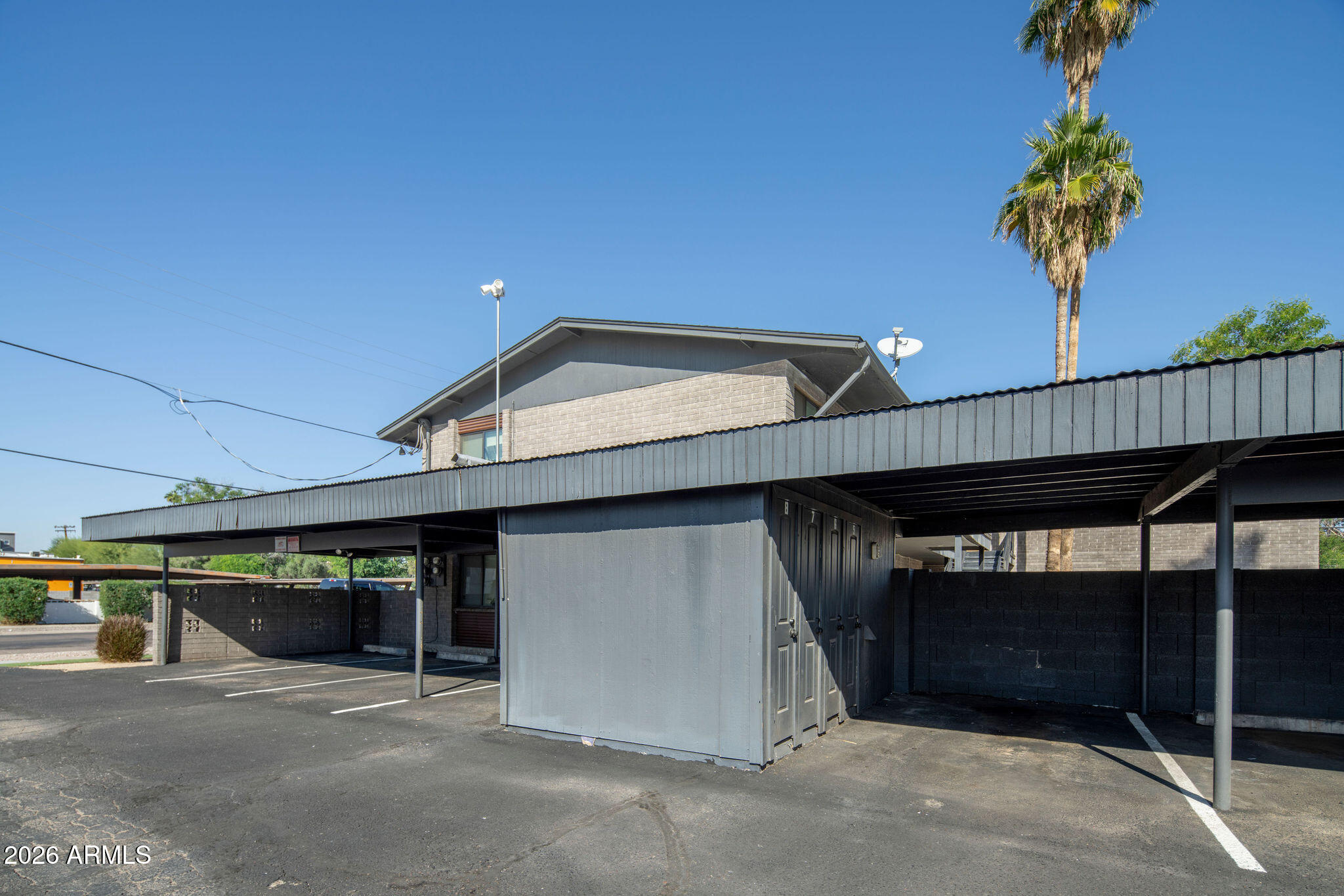 4119 North 11th Avenue Phoenix, AZ 85013 - Photo 12 of 28 a view of a garage