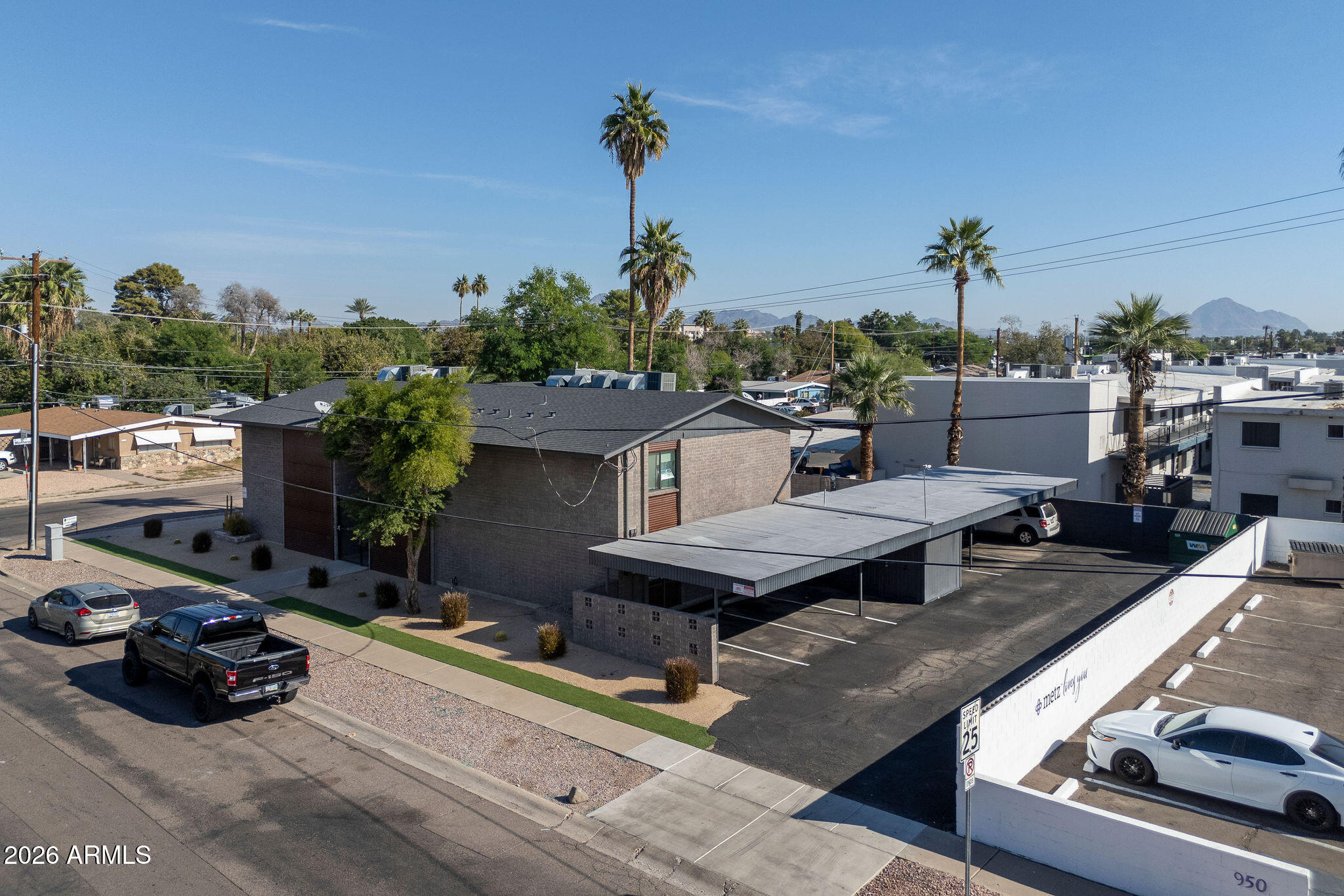 4119 North 11th Avenue Phoenix, AZ 85013 - Photo 27 of 28 a view of a terrace with sitting area