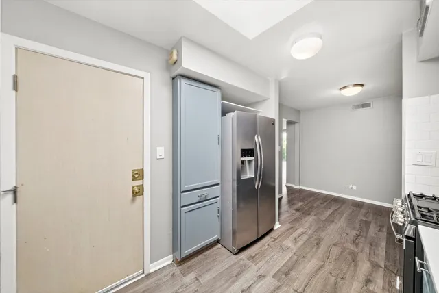 $2,600 | 333 South East Avenue, Unit 405, Oak Park, IL 60302