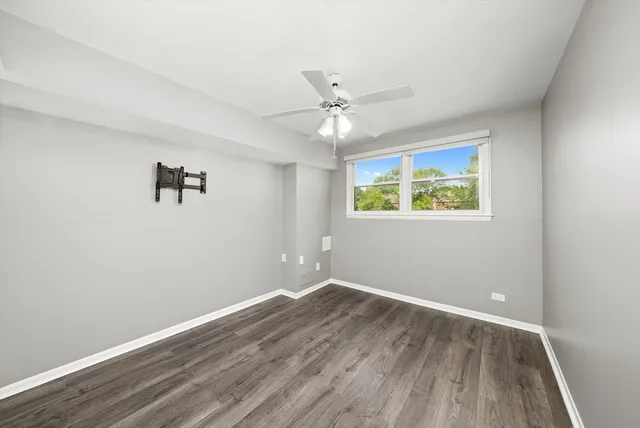 $2,600 | 333 South East Avenue, Unit 405, Oak Park, IL 60302