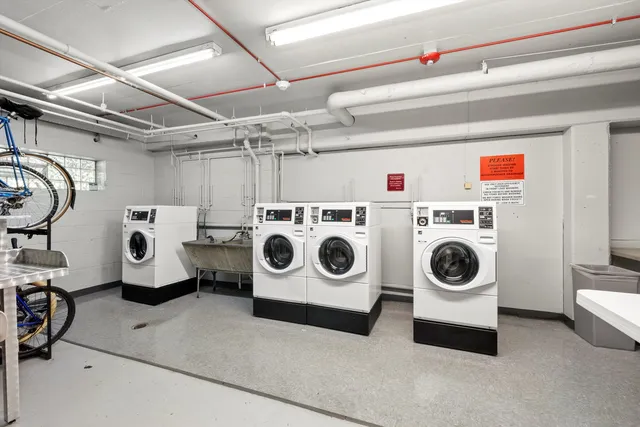 $2,600 | 333 South East Avenue, Unit 405, Oak Park, IL 60302