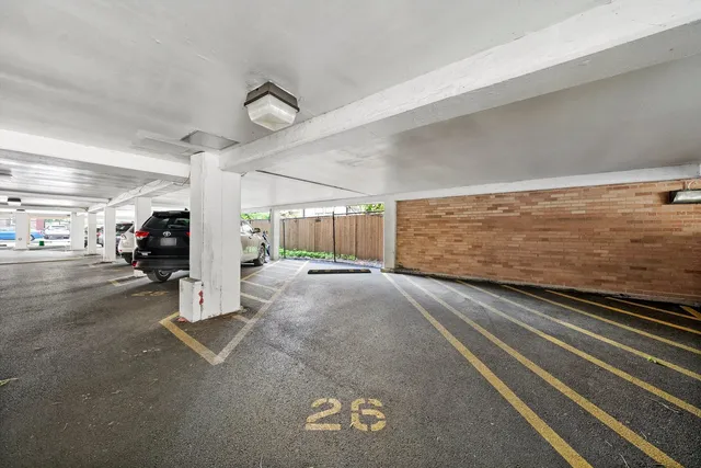 $2,600 | 333 South East Avenue, Unit 405, Oak Park, IL 60302