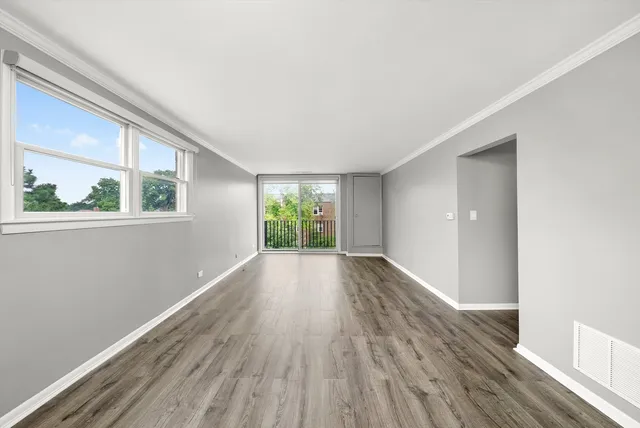 $2,600 | 333 South East Avenue, Unit 405, Oak Park, IL 60302