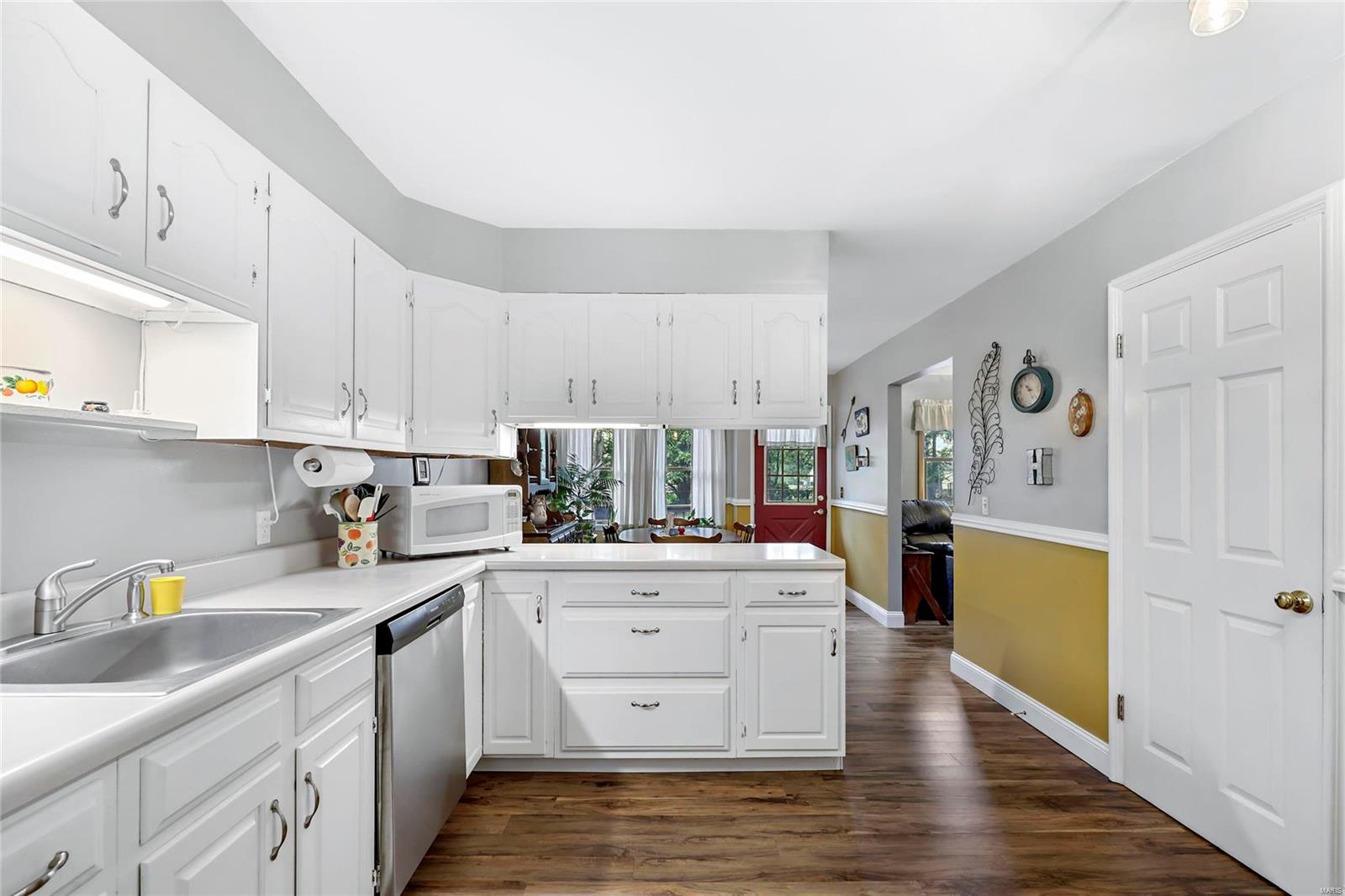 222 Victor Court Ballwin, MO 63021 - Photo 5 of 19 Gallery Image 5