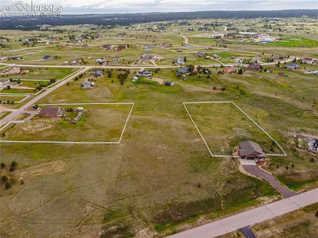 a view of a tennis court