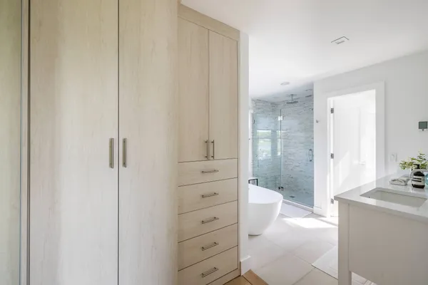 view of bathroom with a shower