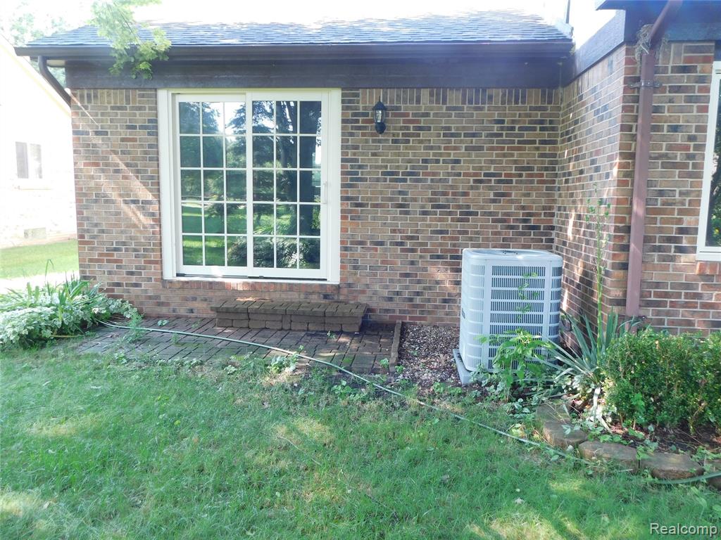 2800 Ranieri Drive Troy, MI 48085 - Photo 9 of 63
