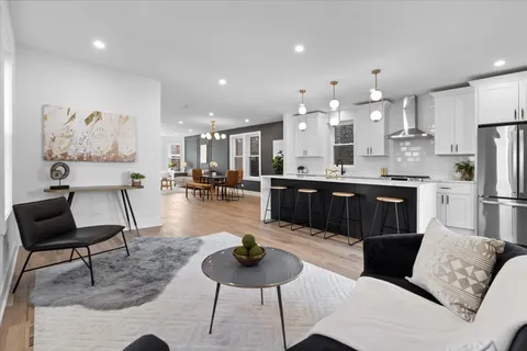 $949,500 | 858 North Richmond Street, Chicago, IL 60622