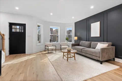 $949,500 | 858 North Richmond Street, Chicago, IL 60622