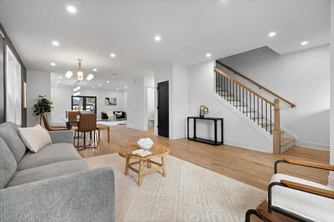 $949,500 | 858 North Richmond Street, Chicago, IL 60622