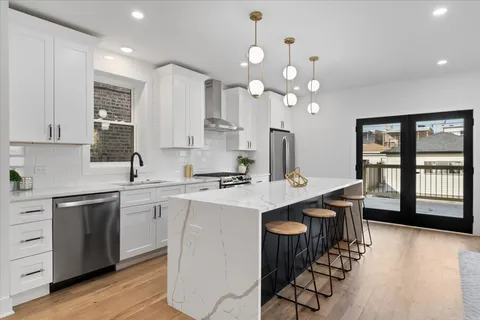 $949,500 | 858 North Richmond Street, Chicago, IL 60622