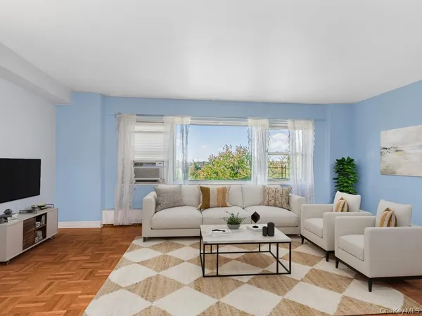 $265,000 | 2 Fordham Hill Ovl, Unit 5B | University Heights