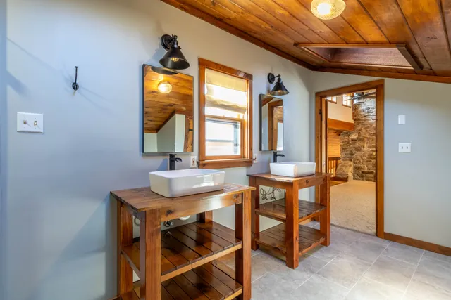 $649,900 | 67 Moodus Leesville Road, East Haddam, CT 06469