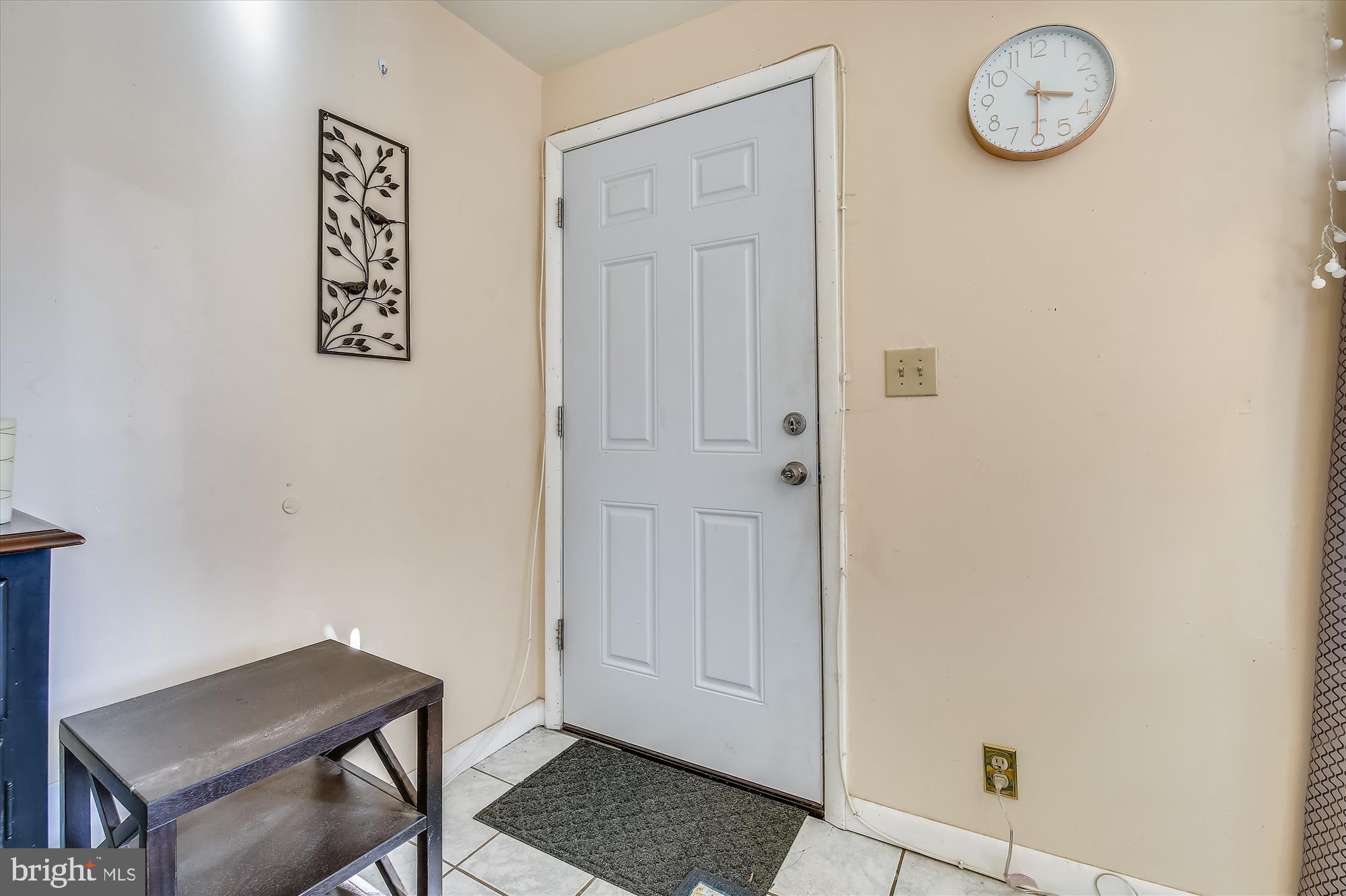 1409 Gleason Street Silver Spring, MD 20902 - Photo 9 of 30 Entry