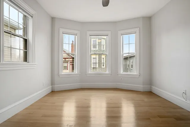 $3,500 | 703 East 4th Street, Unit 2, Boston, MA 02127