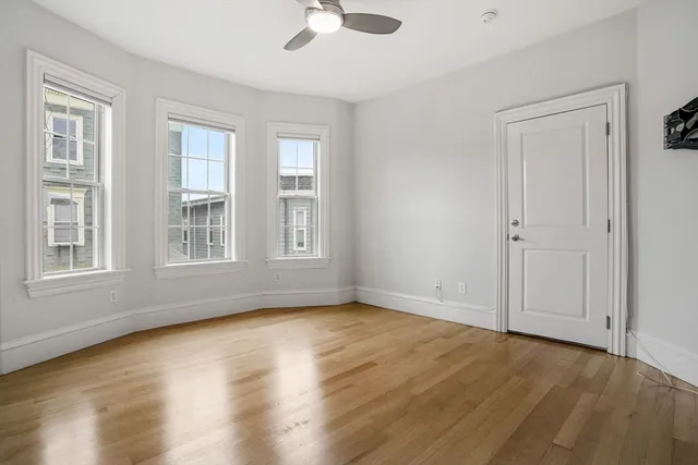 $3,500 | 703 East 4th Street, Unit 2, Boston, MA 02127