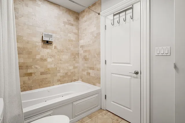 $3,500 | 703 East 4th Street, Unit 2, Boston, MA 02127